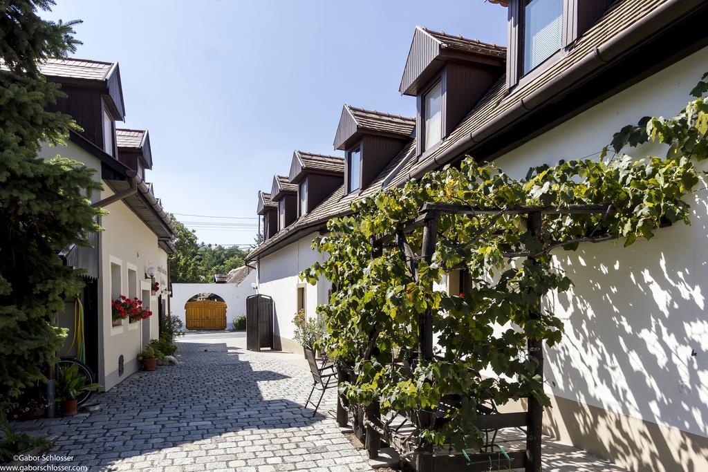 Varfal Vendeghaz Fertőrákos Exterior foto